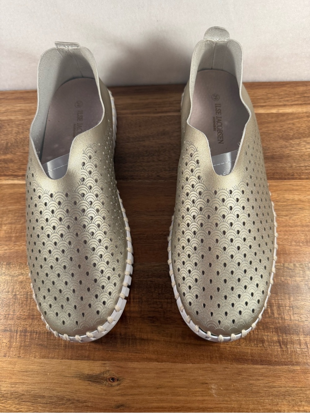 Ilse Jacobsen Tulip Slip-on Shoes in Metallic Silver Size 39
